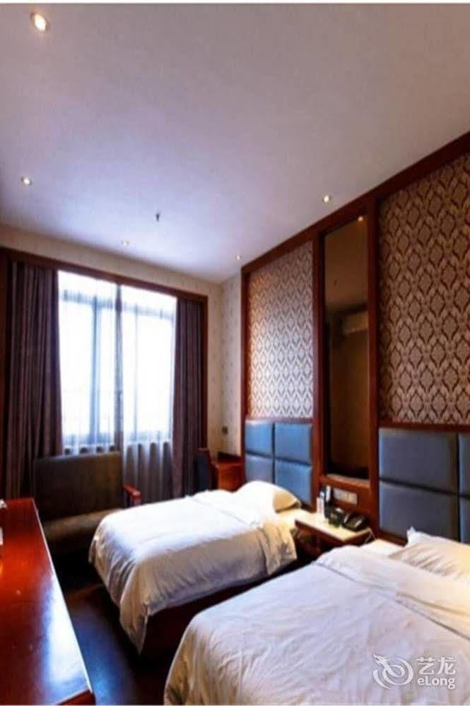 Longwang Business Hotel Liucsou Kültér fotó